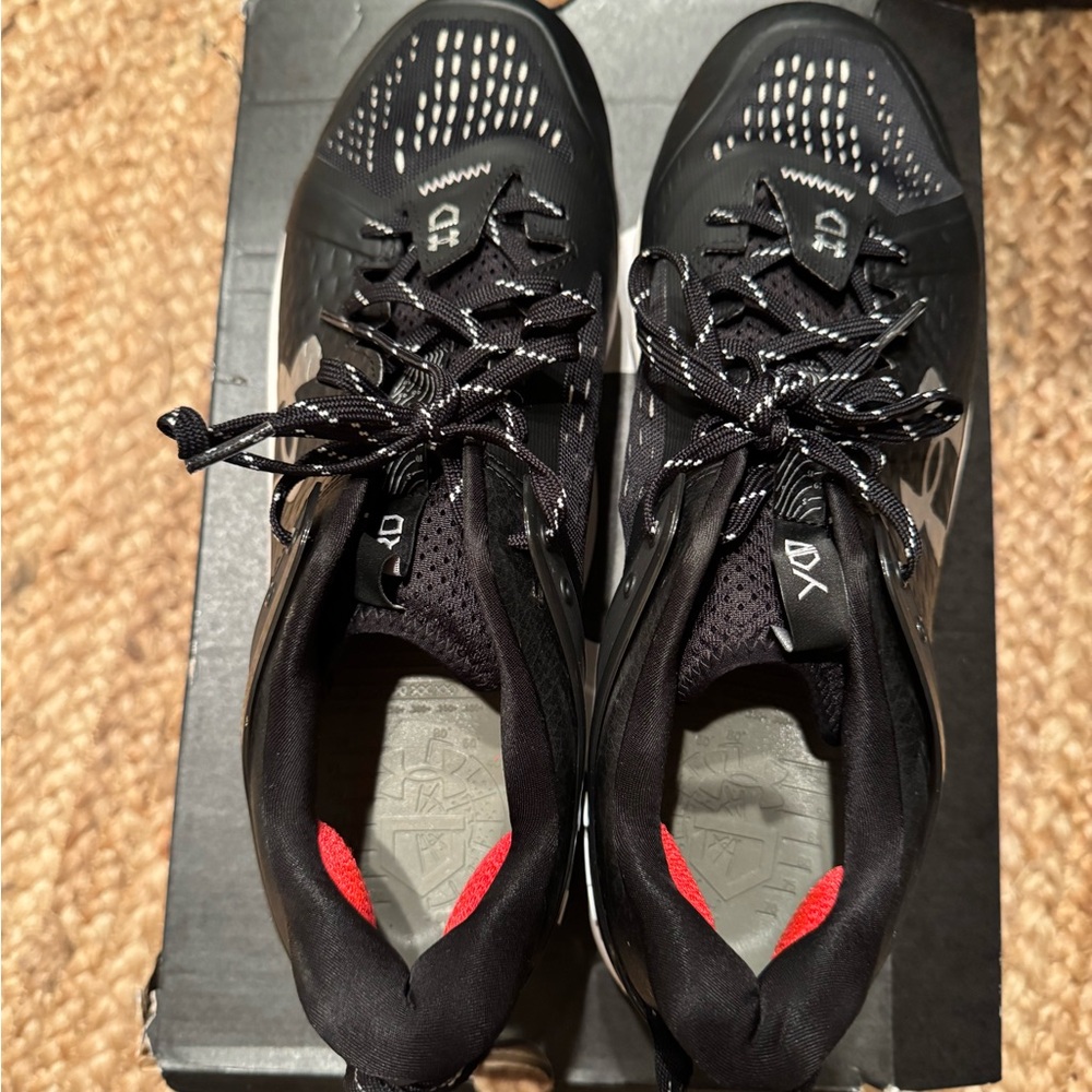 Under Armour Cleats Black and White Yard Low MT